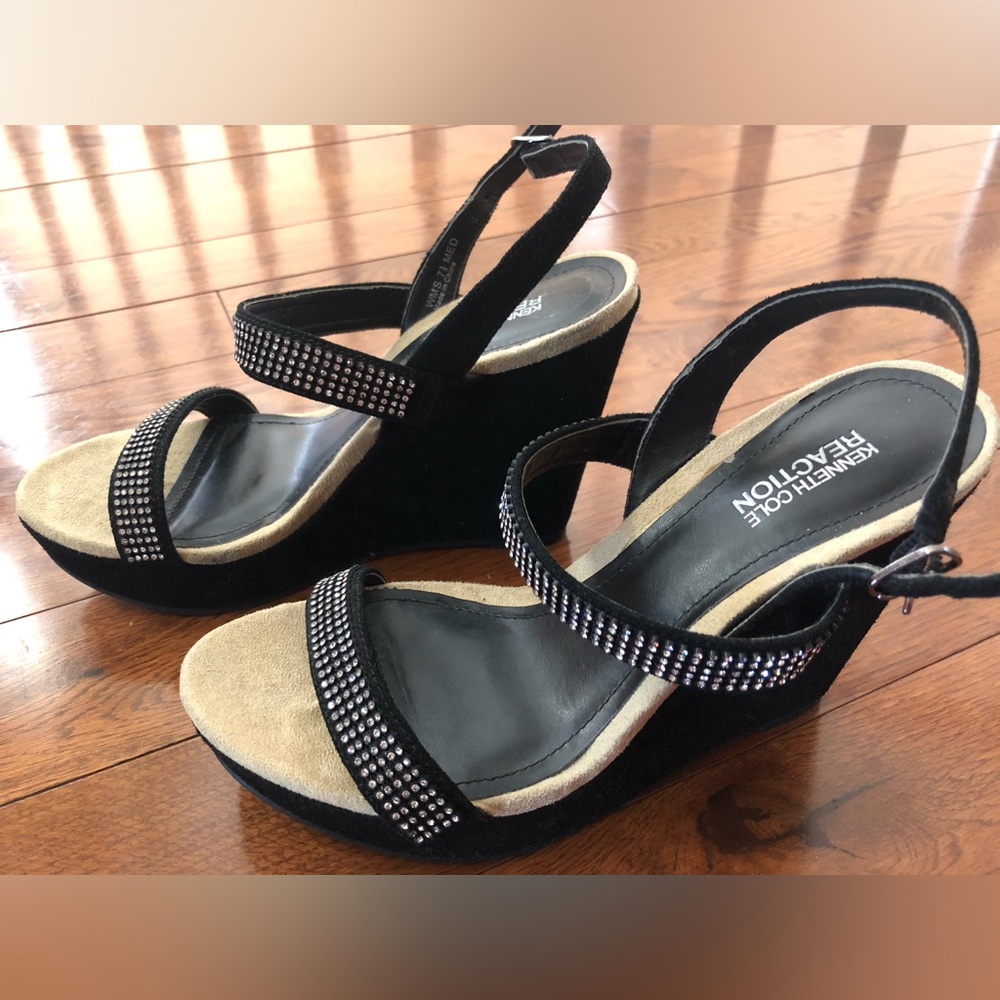 BNWOT Kenneth Cole black wedges - Size 7.5